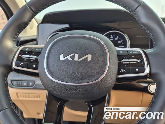 Kia Carnival — фото 17