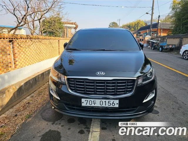 Kia Carnival — фото 1