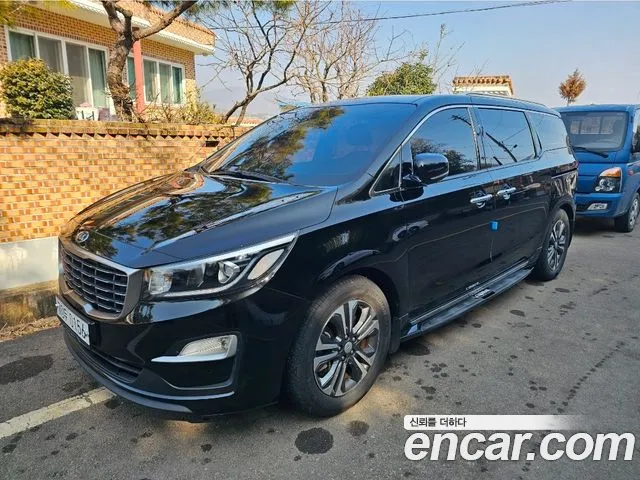 Kia Carnival — фото 2