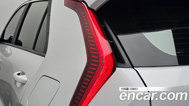 Kia Niro — фото 23