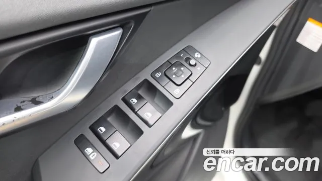 Kia Niro — фото 28