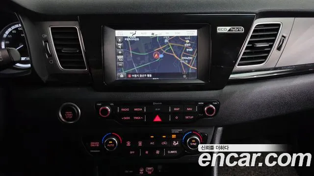 Kia Niro — фото 14