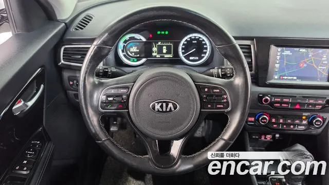 Kia Niro — фото 15