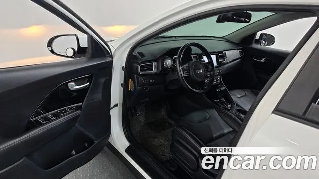 Kia Niro — фото 10