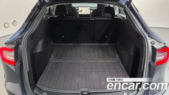 Tesla Model Y — фото 16