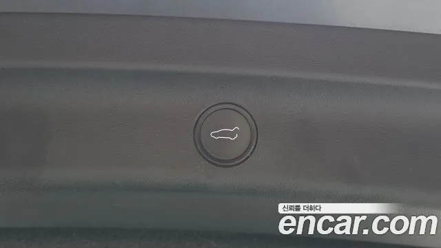 Tesla Model Y — фото 17