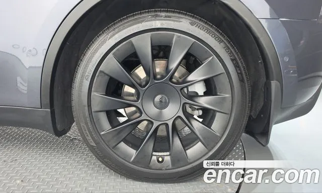 Tesla Model Y — фото 21