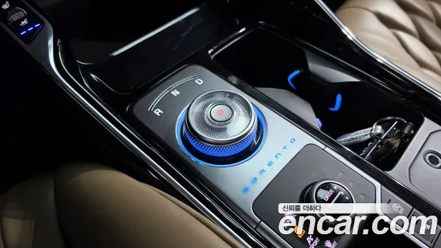 Kia Sorento — фото 9