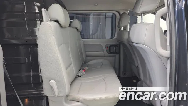 Hyundai Starex — фото 12