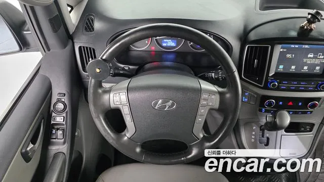 Hyundai Starex — фото 13