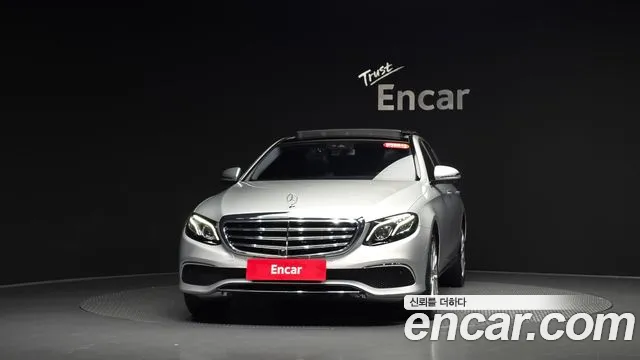 Mercedes-Benz E-Class — фото 2