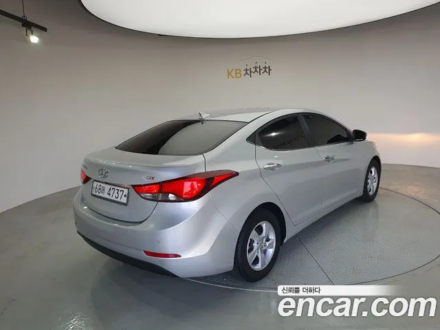 Hyundai Avante — фото 2