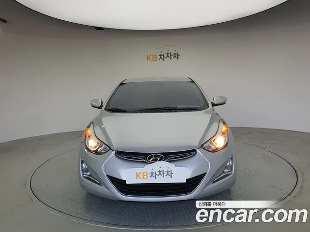Hyundai Avante — фото 3