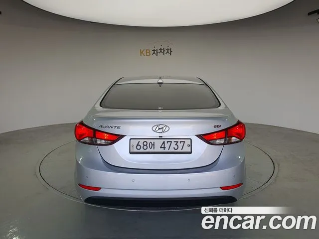 Hyundai Avante — фото 4