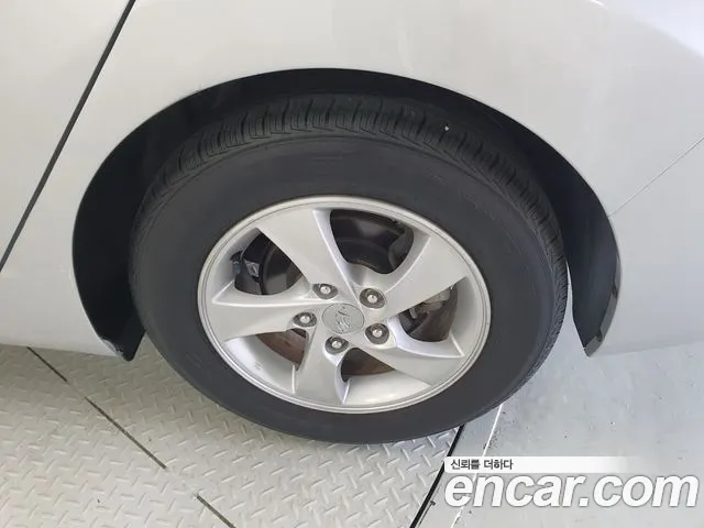 Hyundai Avante — фото 5