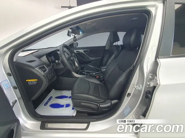 Hyundai Avante — фото 10