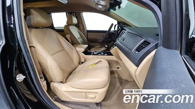 Kia Carnival — фото 26