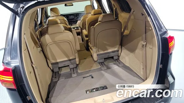 Kia Carnival — фото 33