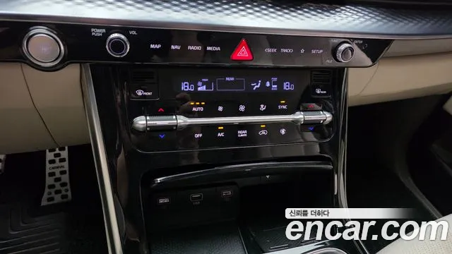Kia Carnival — фото 17