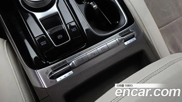Kia Carnival — фото 32