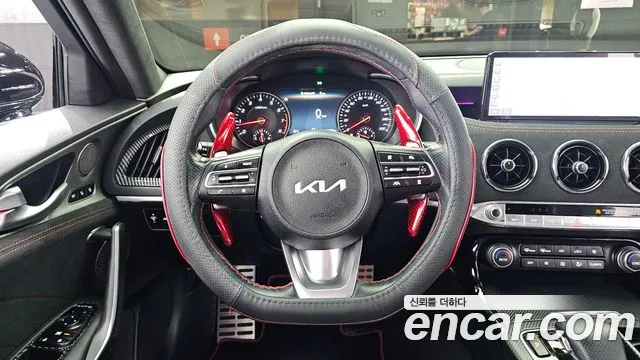 Kia Stinger — фото 13