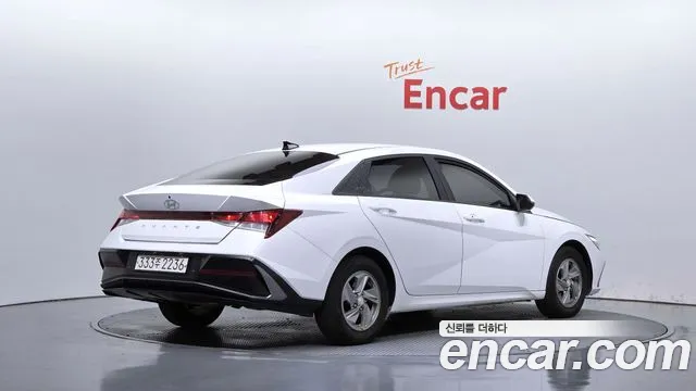 Hyundai Avante — фото 1