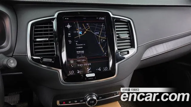Volvo XC90 — фото 13