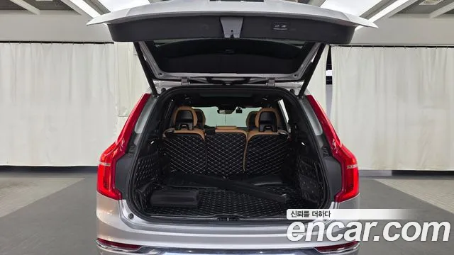 Volvo XC90 — фото 20
