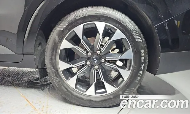 Kia Carnival — фото 21