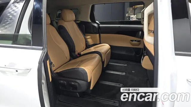 Kia Carnival — фото 11