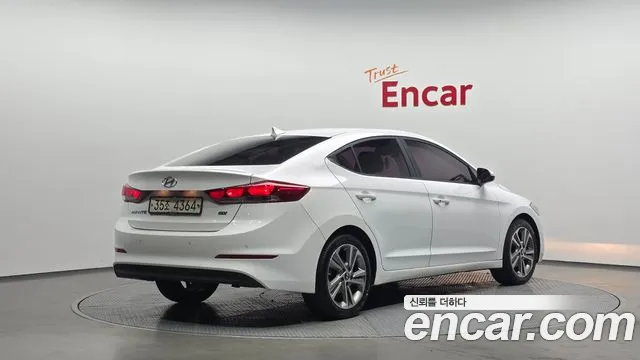 Hyundai Avante — фото 2