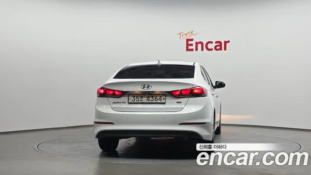 Hyundai Avante — фото 4