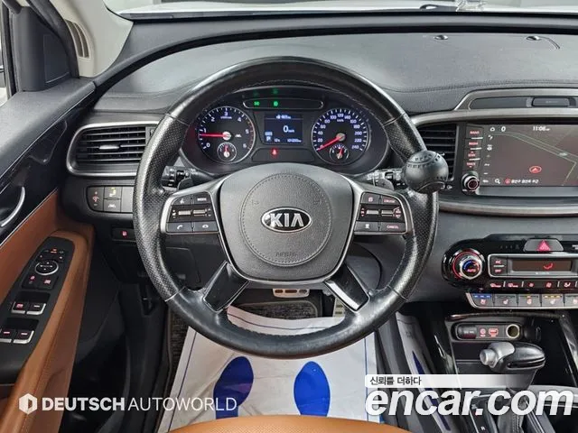Kia Sorento — фото 12