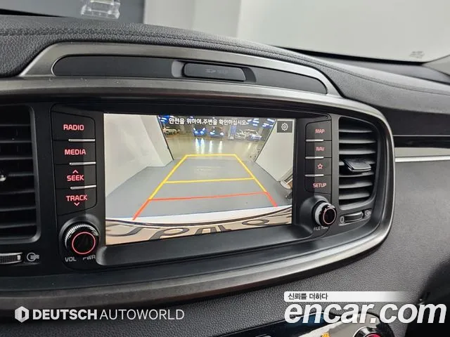 Kia Sorento — фото 14