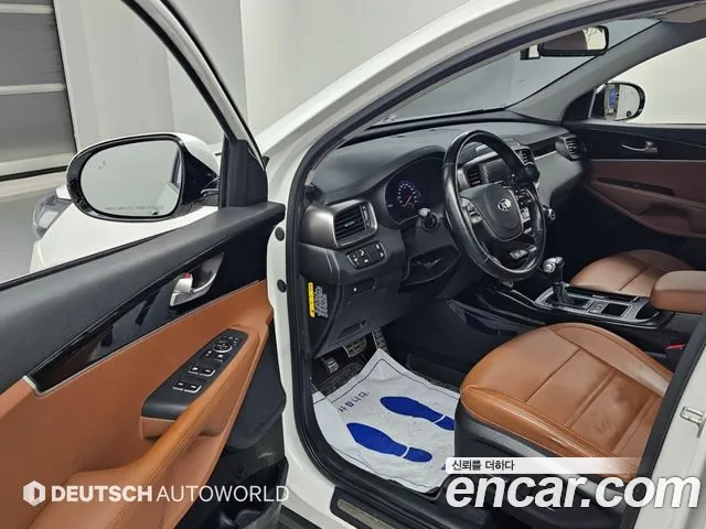 Kia Sorento — фото 10
