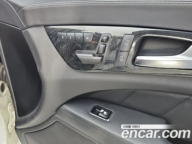 Mercedes-Benz CLS-Class — фото 17