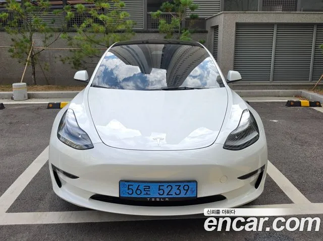 Tesla Model 3 — фото 1