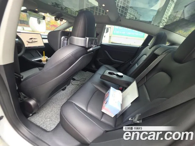 Tesla Model 3 — фото 11