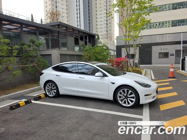 Tesla Model 3 — фото 4