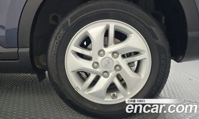 Hyundai Venue — фото 21
