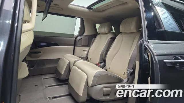 Kia Carnival — фото 11
