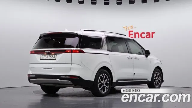 Kia Carnival — фото 1