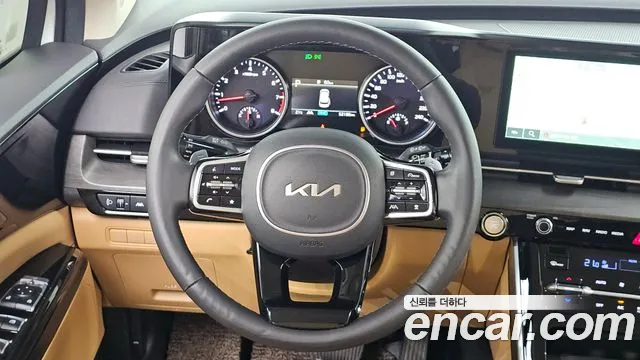 Kia Carnival — фото 12
