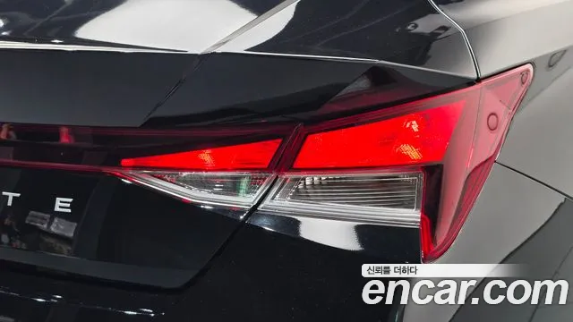 Hyundai Avante — фото 23