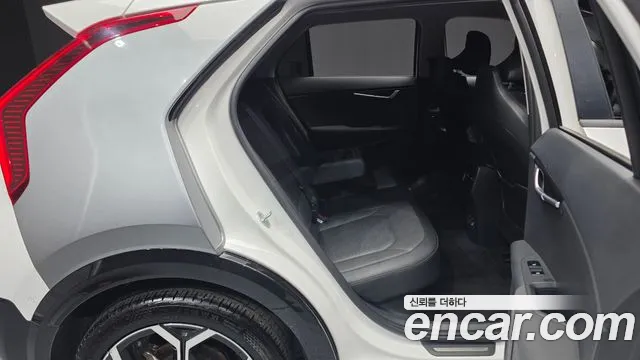 Kia Niro — фото 11