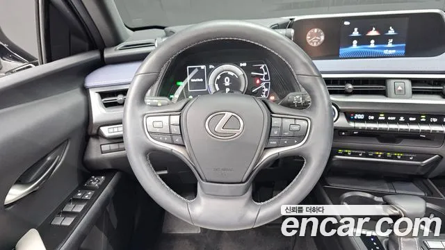 Lexus UX — фото 13