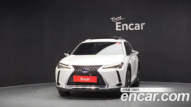 Lexus UX — фото 3