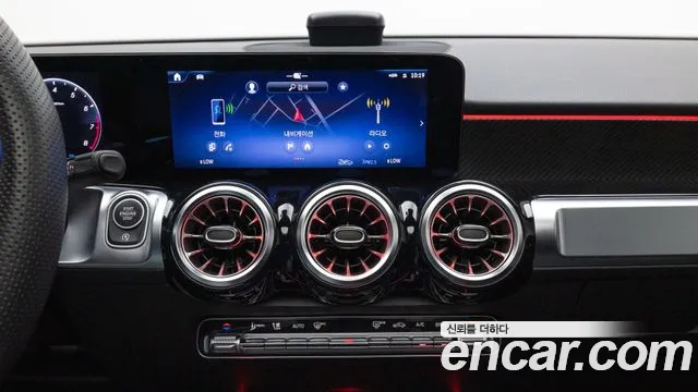 Mercedes-Benz GLB-Class — фото 16