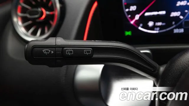 Mercedes-Benz GLB-Class — фото 18