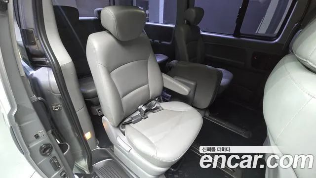 Hyundai Starex — фото 12